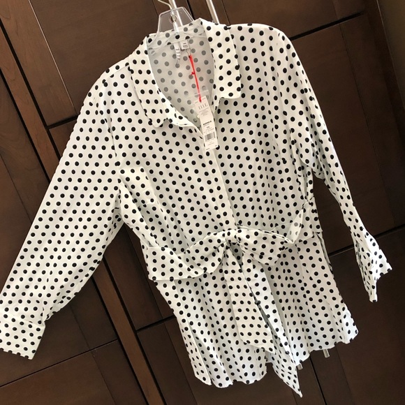 Elle Tops - NEW! Dotted blouse